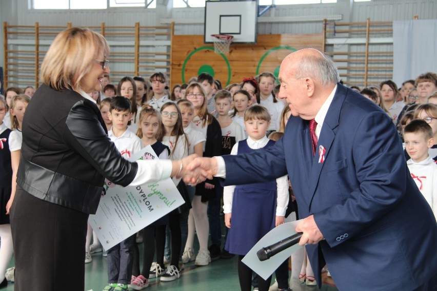 Konkurs #DoHymnu. Szkoła Podstawowa w Łęgowie wzięła udział w konkursowych przesłuchaniach [ZDJĘCIA]