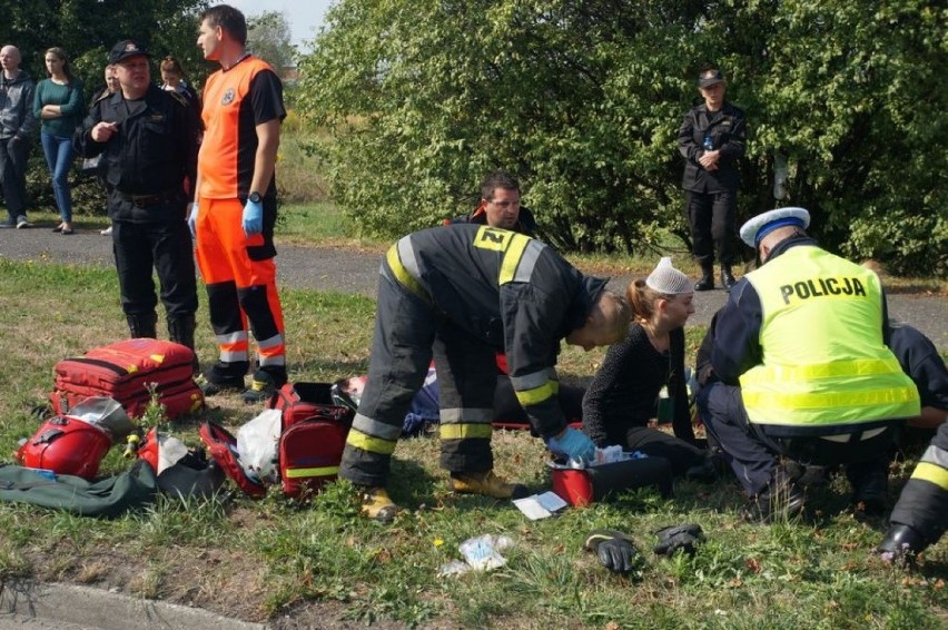 Wypadek w Żorach: zderzenie z autokarem szkolnym