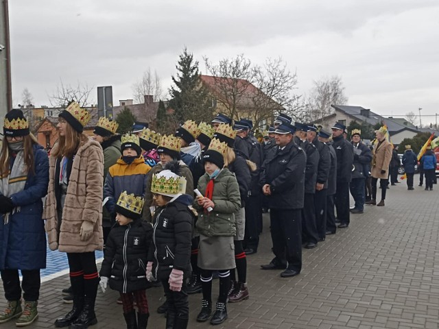 Orszak Trzech Króli przeszedł ulicami Tłuchowa – wzięło w nim udział wielu mieszkańców!