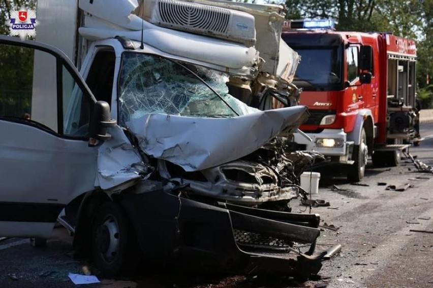 Tragedia na DK 12 w Garbowie. Zginął kierowca autobusu, 16 osób w szpitalu