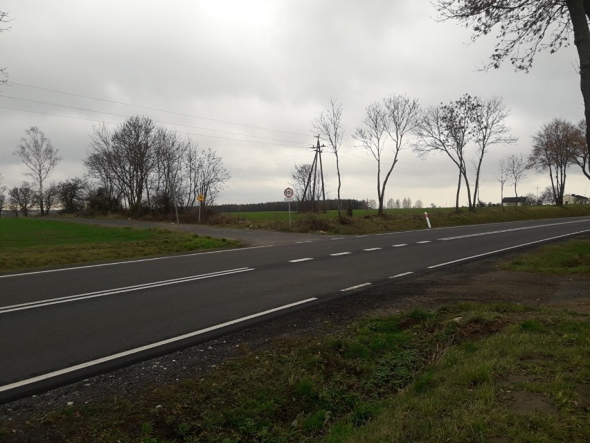 Powiat radomszczański: Nie ma znaków ostrzegających o zjeździe z drogi krajowej. Są za to kolizje i wypadki