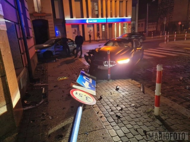 Zderzenie BMW i daewoo na skrzyżowaniu ulic Reymonta i Damrota w Opolu.