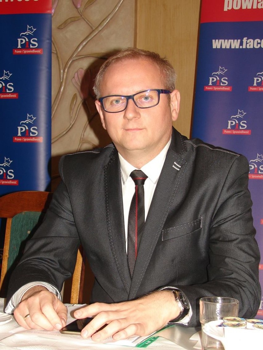 Senator Łukasz Mikołajczyk
wiek: 38
wykształcenie:...