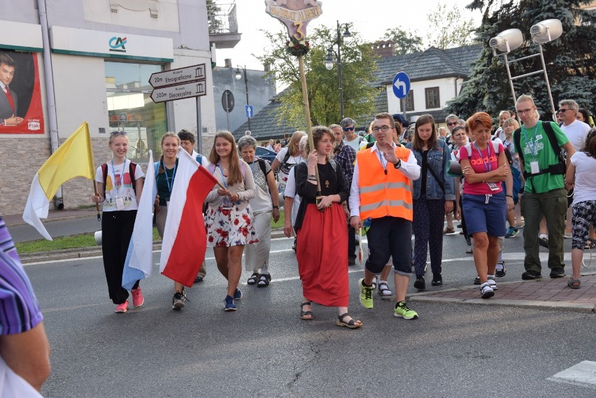 Piesza Pielgrzymka Tarnowska 2018 na ulicach Tarnowa [ZDJĘCIA]