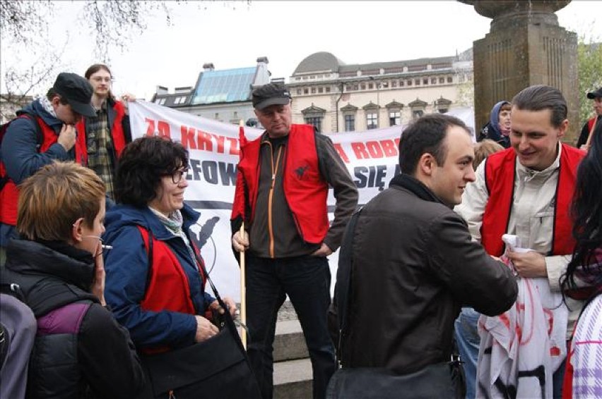 Marsz Koalicji 1 Maja we Wrocławiu. Przeciwko wyzyskowi pracowników [zdjęcia]