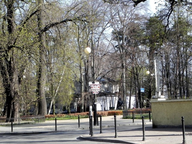 Tuż za Grand Hotelem na p&oacute;łnoc (w stronę Gdyni) rozciąga się Park P&oacute;łnocny. 
Fot. Darek Szczecina