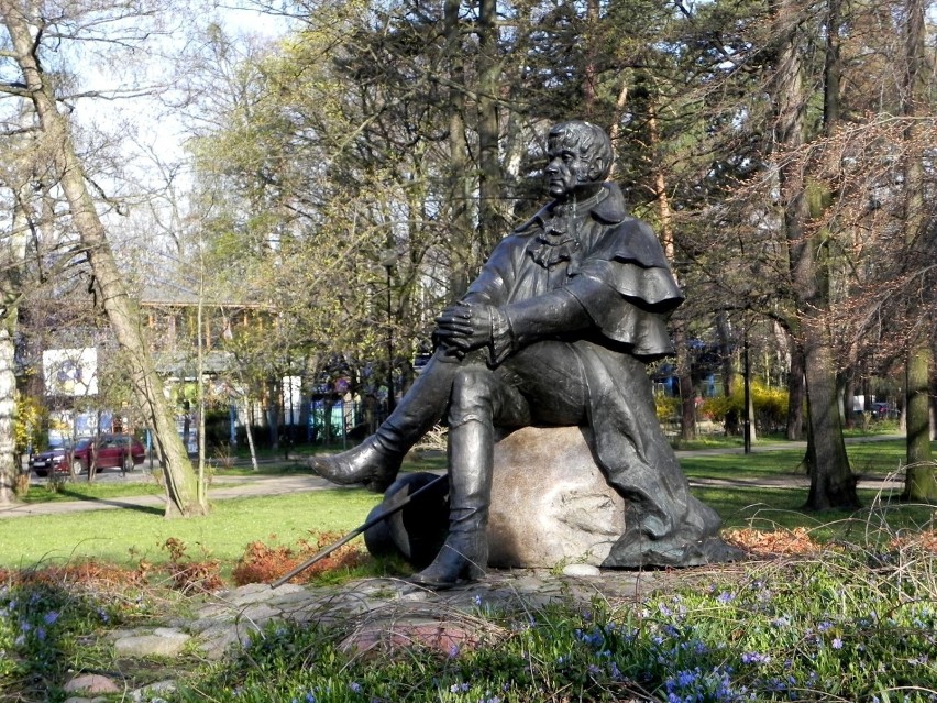 Przy wejściu do Parku wita turystów Jean Georg Haffner,...