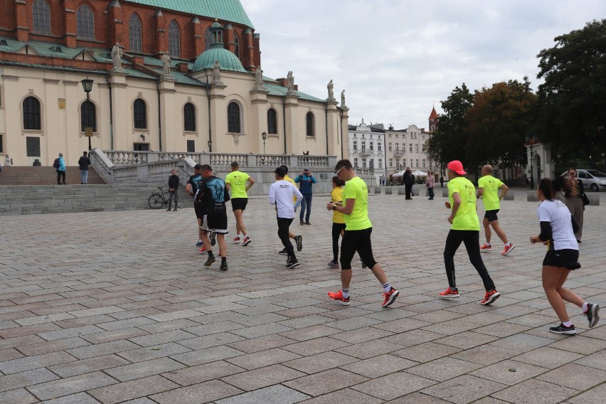 Lions Charity Run 2021 gościł w Gnieźnie. Do biegu dołączyli...