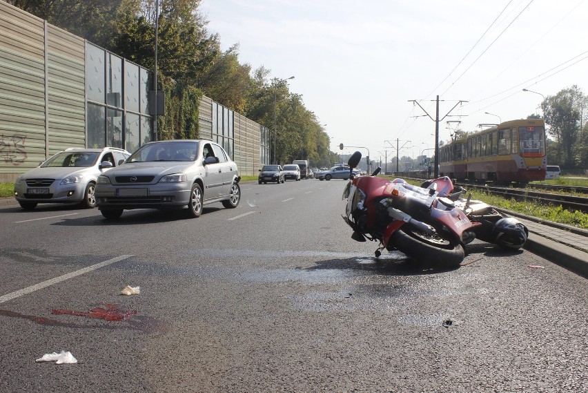 Po wypadkuna Włókniarzy motocyklista jest w stanie ciężkim