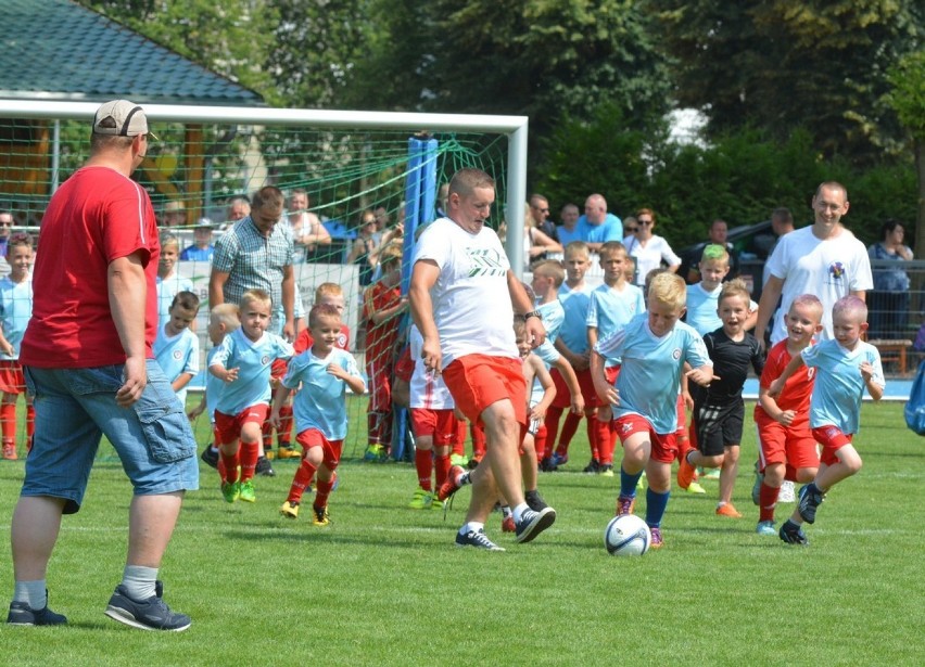 Dzieci kontra Rodzice w Zbąszyneckiej Akademii  Piłkarskiej