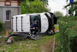Wypadek w Jaśkowicach Legnickich. Samochód wylądował na boku [ZDJĘCIA]