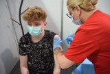 Nowy Sącz. Pierwsza akcja szczepień przeciw COVID-19 dla uczniów w sądeckim ratuszu. Deklaracje cały czas spływają 