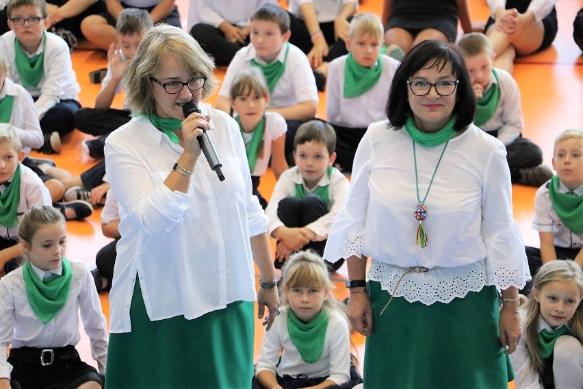 "Do Hymnu ..." w Szkole Podstawowej nr 2 w Złotowie [FOTO, WIDEO]