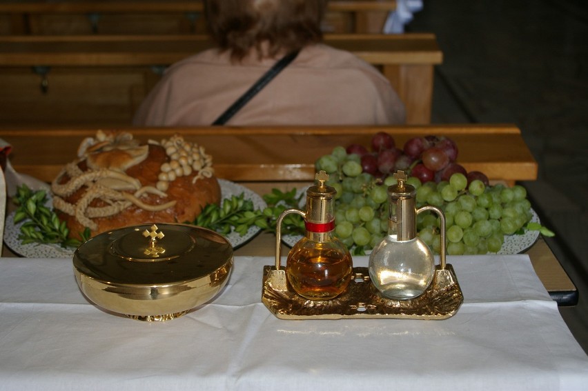 W parafii pw. św. Andrzeja Boboli Pierwszą Komunię Świętą przyjęło 75 dzieci 