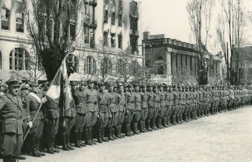 Minęło 76 lat od przyznania sztandaru 3. Brygadzie...