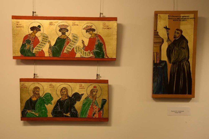 W galerii Miejskiego Domu Kultury w Wągrowcu otwarto wystawę malarstwa na desce [ZDJĘCIA, FILMY]