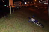 Wypadek motocyklisty w Mikołowie. Jadąc bez kasku, zjechał z drogi i uderzył w słup od reklamy