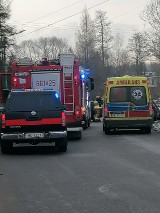 Groźne zdarzenie drogowe w Wodzisławiu Śląskim. Na Starowiejskiej zderzyły się dwa samochody. Kierująca pojechała nieostrożnie ZDJĘCIA