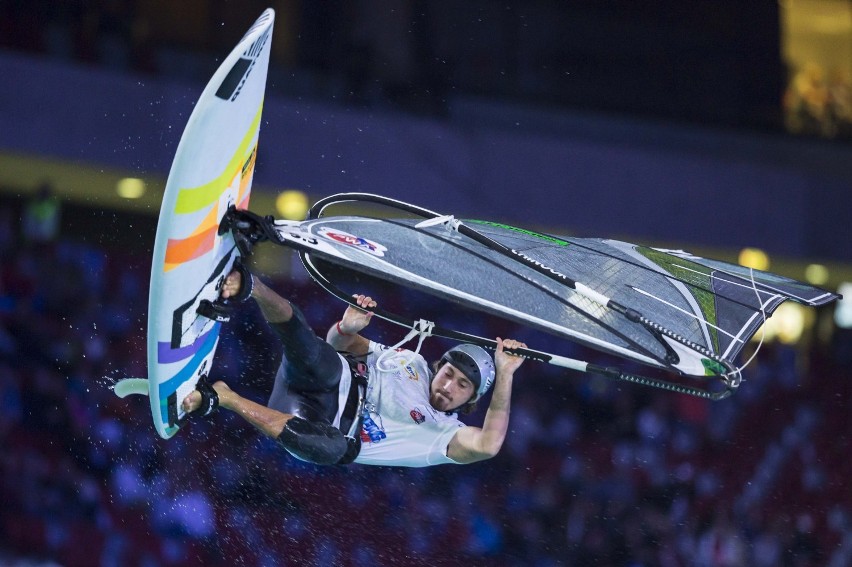 Windsurfing na Narodowym. Zobacz wodne atrakcje! [ZDJĘCIA]