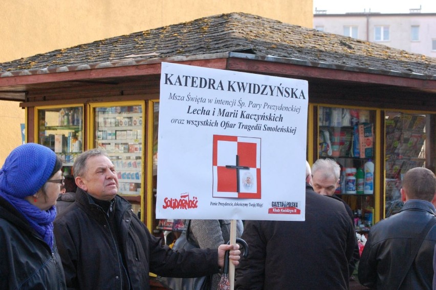 Kwidzyn: Czwarta rocznica katastrofy pod Smoleńskiem. Mieszkańcy upamiętnili ofiary