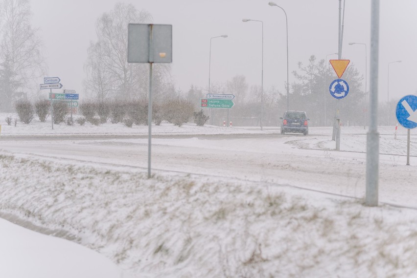 W niedzielę 7 lutego zima znowu zaatakowała Żary. Na ulicach...