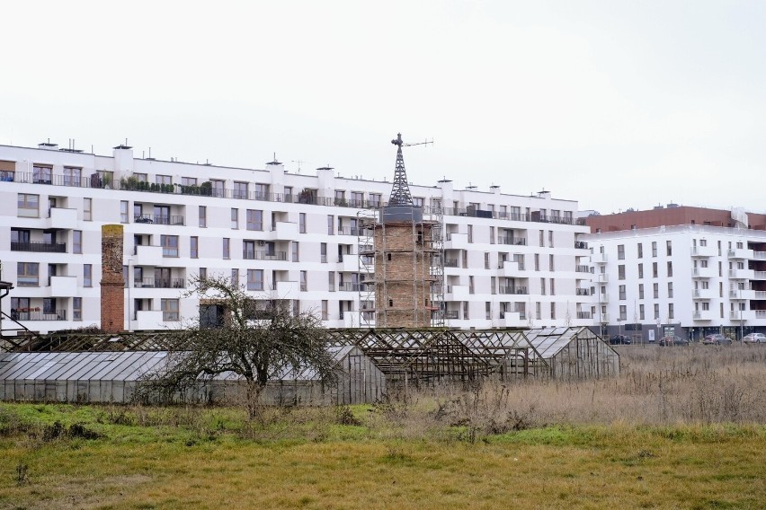 Przy ul. Milczańskiej na poznańskiej Polance stoi stary...