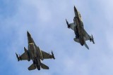 F16 z bazy  w Łasku na pokazach z okazji Święta Wojska Polskiego ZDJĘCIA