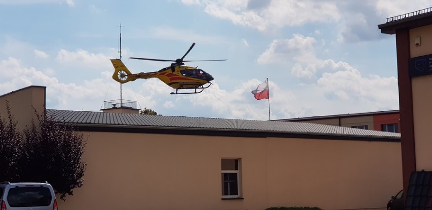 Śmigłowiec LPR przyleciał do osoby, która zasłabła w Urzędzie Gminy w Sycowie