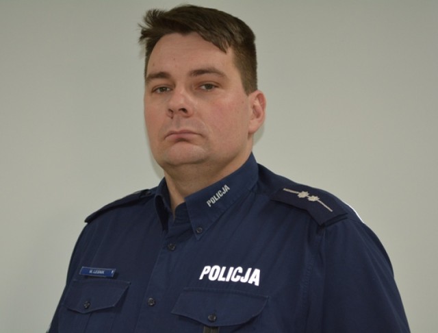  asp. Michał Leśnik, rejon służbowy nr 4 – pozamiejski 
SMS pod nr 72355 o treści DGW.566