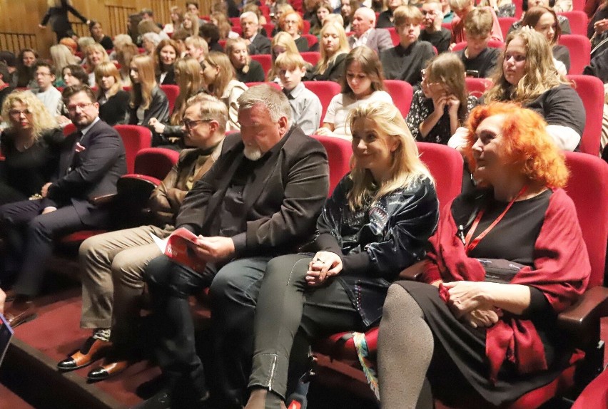 Uroczysta inauguracja XV Międzynarodowego Festiwalu Gombrowiczowskiego w Teatrze Powszechnym w Radomiu i pierwsze spektakle