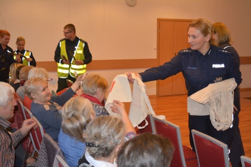 Krynica Morska. Spotkanie policjantów z seniorami