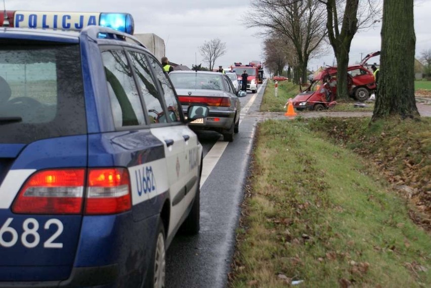 Śmiertelny wypadek w Kościelnej Wsi. Volkswagen uderzył w...