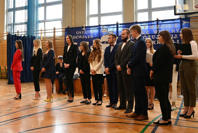 Uroczyste pożegnanie maturzystów Zespołu Szkół Ekonomicznych w
