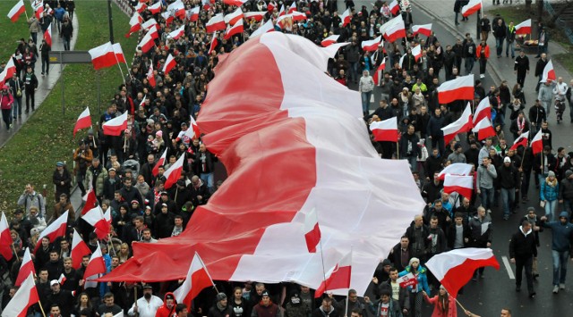 Zgromadzenia przed pomnikiem Dmowskiego na pl. Na Rozdrożu zgłoszono w dniach 10-13 listopada w godz. 8.00-22.00


