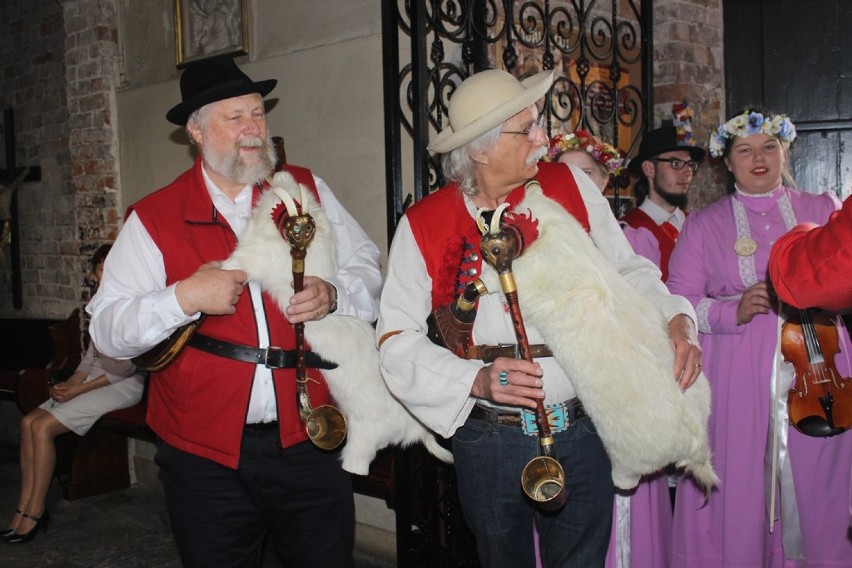 Festiwal Folkloru Polskiego - Wielkopolska stolicą polskiej muzyki dudziarskiej. IV Festiwal Dud Polskich w Zbąszyniu