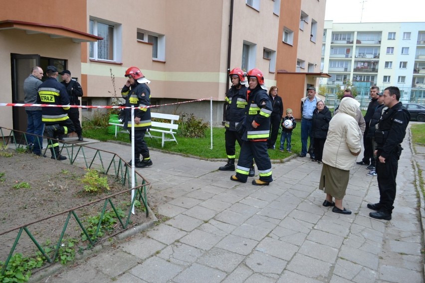 Wybuch butli z gazem w bloku na osiedlu Sikorskiego w Człuchowie