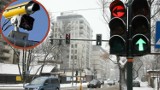 Kraków. Żółte kamery wyłapią piratów drogowych, którzy przejeżdżają na czerwonym świetle. Sprawdź, gdzie je zamontowano!