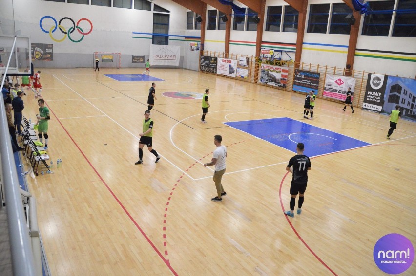 Futsal Rawicz. Piast Poniec wygrywa na hali w Sierakowie. Goście o włos lepsi od gospodarzy [ZDJĘCIA]