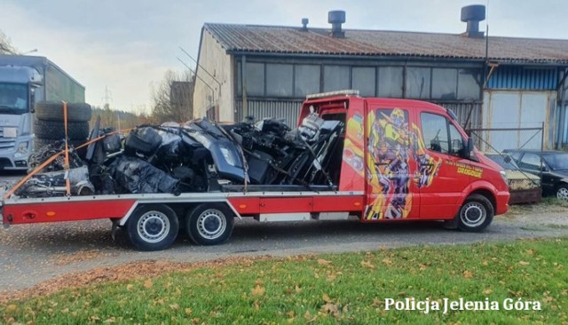 Auta rozbierane były w warsztacie w powiecie karkonoskim