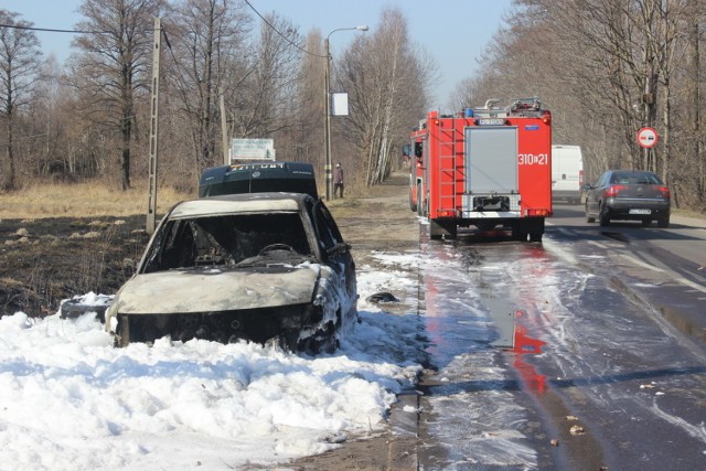 Pożar samochodu na Aleksandrowskiej w Łodzi