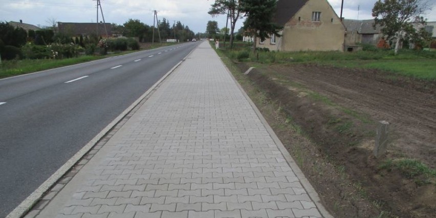 Wyrzeka: nowy chodnik dla mieszkańców wzdłuż drogi...