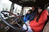 KrAZ z lat 70. największym autem na rynku w Bytowie. Fani motoryzacji zachwyceni | ZDJĘCIA, WIDEO