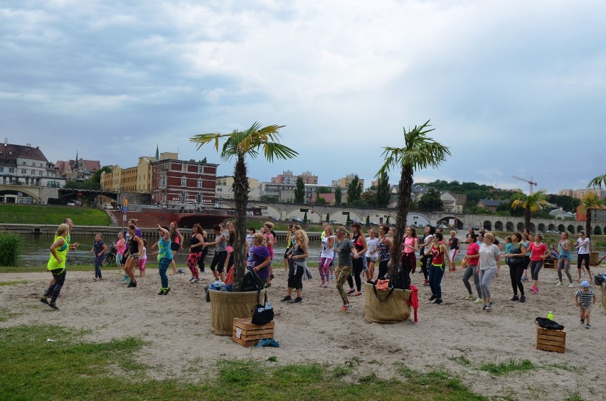 W każdy wtorek o 19.00 na plaży miejskiej organizowane są...