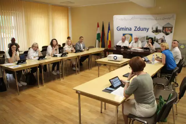 Połączone posiedzenie komisji Rady Miejskiej w Zdunach, 6 czerwca 2023 r.