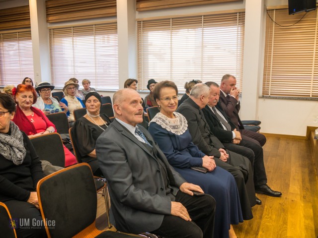 Jubileusz 15-lecia działalności Uniwersytetu Złotego Wieku w Gorlicach świętowano w sali pełnej słuchaczy i gości.