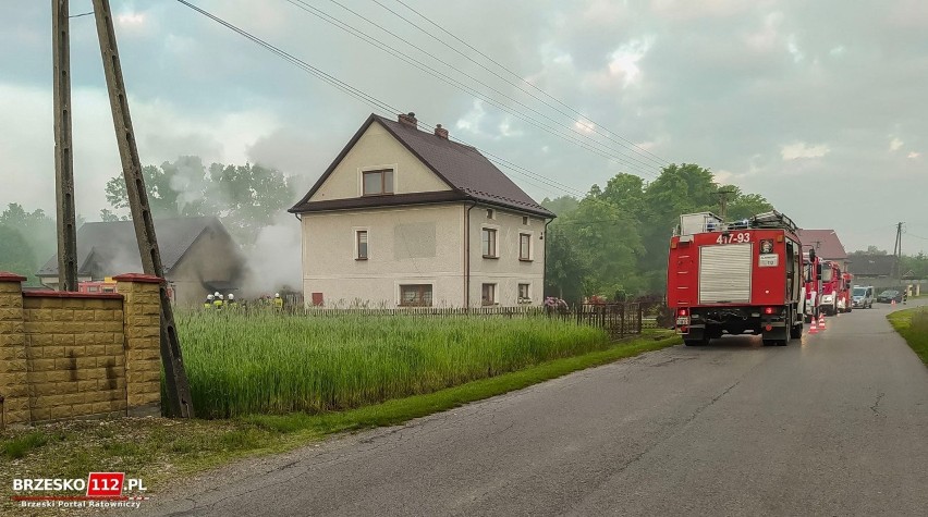 Pożarem objęty był murowany budynek gospodarczy