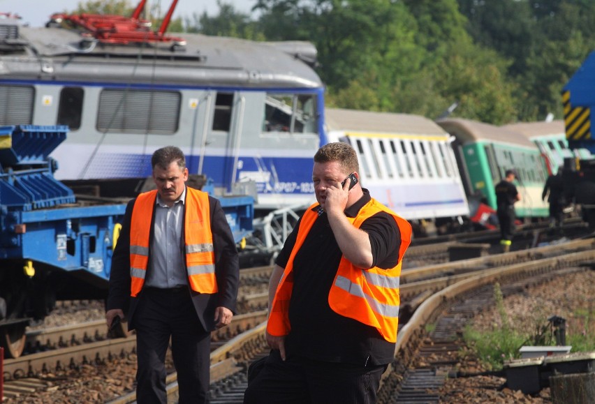 Katastrofa kolejowa pod Piotrkowem - nie ma więcej ofiar [ZDJĘCIA]