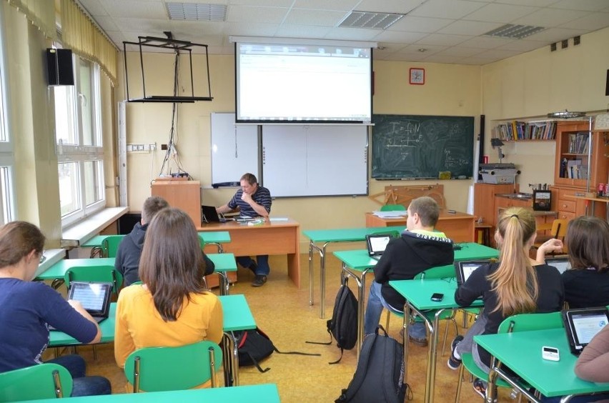 II Liceum Ogólnokształcące w Wodzisławiu Śląskim otrzymało tablety