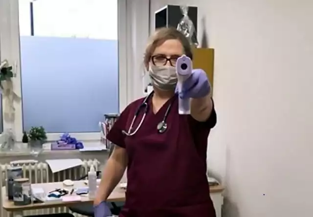 Ada Rozewicz - odważna lekarka z Rudy Śląskiej

Zobacz kolejne zdjęcia. Przesuwaj zdjęcia w prawo - naciśnij strzałkę lub przycisk NASTĘPN