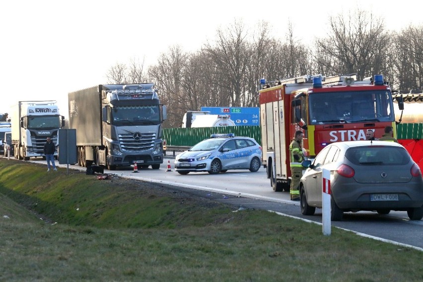 Wypadek na A4 między Legnicą a Wrocławiem. Zderzyły się dwa...